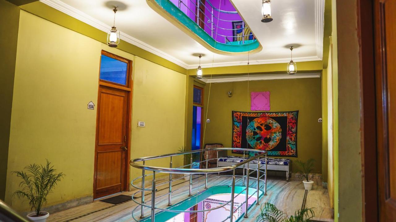 The Old Town Hostel Pushkar Bagian luar foto