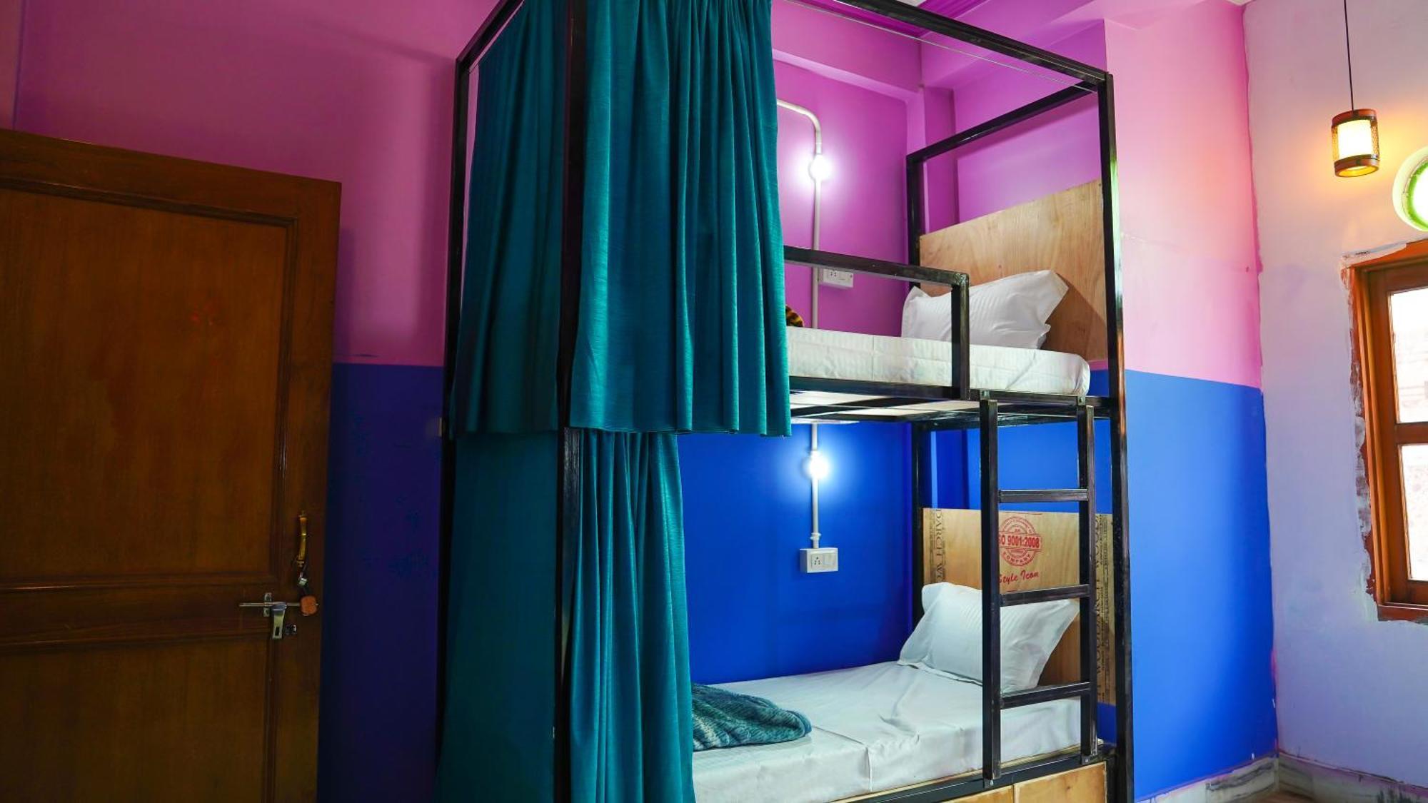 The Old Town Hostel Pushkar Bagian luar foto